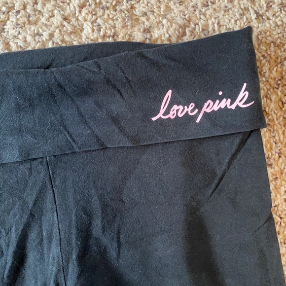 Pink VS Yogas - Picture 2 of 3